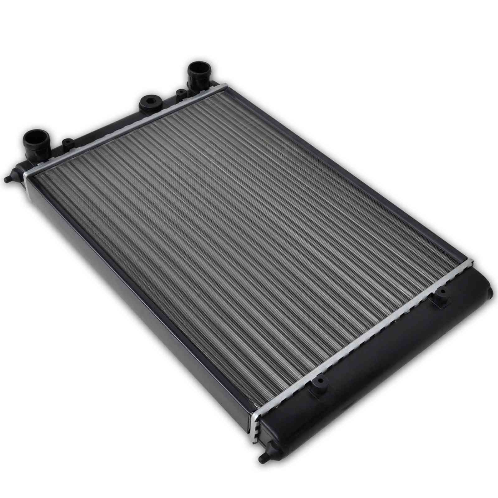 Vandkøler i sort metal - kompakt radiator til bilmotor