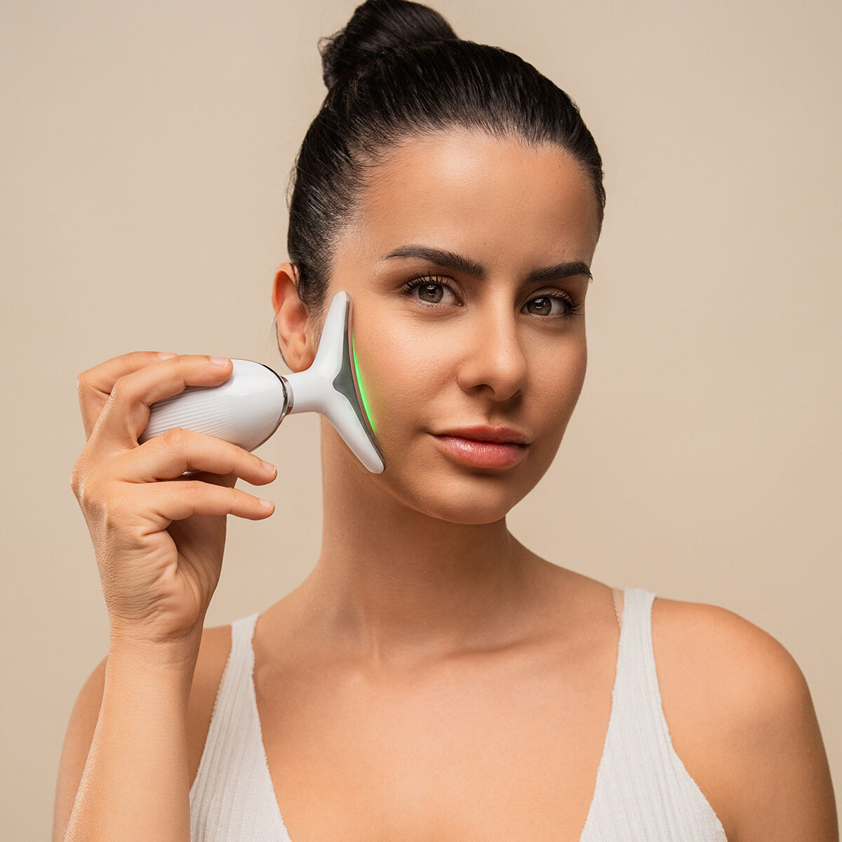 Elektrisk Ansigts- og Halsopstrammende Massager med LED, EMS og Varme Selora InnovaGoods